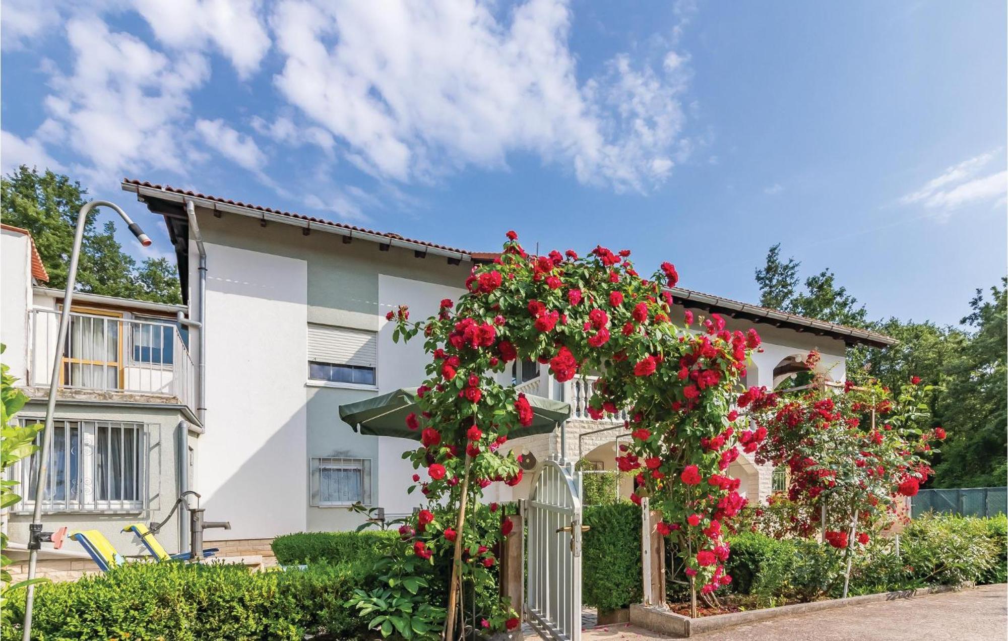 3 Bedroom Awesome Apartment In Pavicini エクステリア 写真
